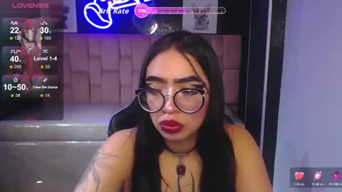 Snapshot of anni_acker_b chatting on 09-17-25, 12:40 Anni acker b online show from 09-17-25, 12:40