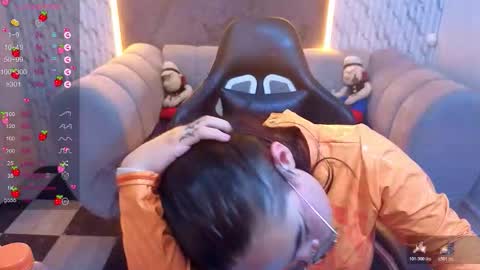 Snapshot of anni_acker_b chatting on 11-29-25, 04:10 Anni acker b online show from 11-29-25, 04:10