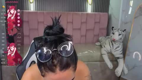 Snapshot of anni_acker_b chatting on 01-05-26, 05:27 Anni acker b online show from 01-05-26, 05:27