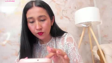 Snapshot of anni_petite_ chatting on 07-16-26, 09:10 online show from 07-16-26, 09:10