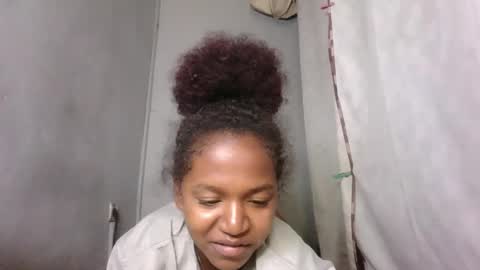 Snapshot of annick98 chatting on 02-25-26, 07:40 annick98 online show from 02-25-26, 07:40