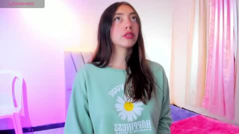 Snapshot of annie18_ chatting on 06-15-26, 03:36 Annie online show from 06-15-26, 03:36