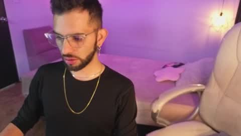 Annie And Ryan  online show from 12-18-25, 04:29