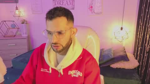 Annie And Ryan  online show from 02-01-26, 04:44