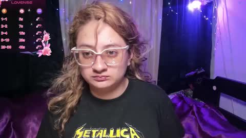 Snapshot of annie_bigboobs_ chatting on 02-16-25, 09:05 Ana Bolena independent model online show from 02-16-25, 09:05