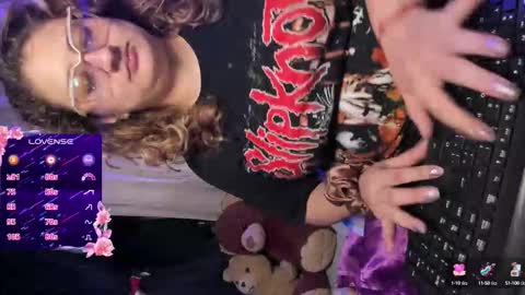 Snapshot of annie_bigboobs_ chatting on 10-06-25, 10:51 Ana Bolena independent model online show from 10-06-25, 10:51