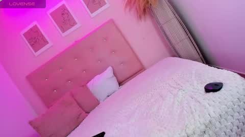 Snapshot of annie_dolce_ chatting on 06-03-26, 02:33 annie_dolce_ online show from 06-03-26, 02:33