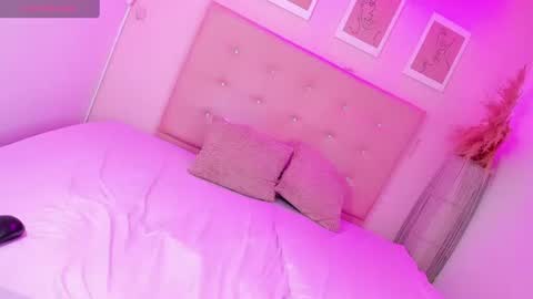 Snapshot of annie_dolce_ chatting on 07-15-26, 02:00 annie_dolce_ online show from 07-15-26, 02:00