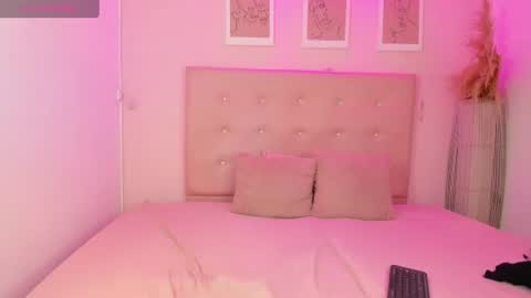 Snapshot of annie_dolce_ chatting on 07-16-26, 12:44 annie_dolce_ online show from 07-16-26, 12:44