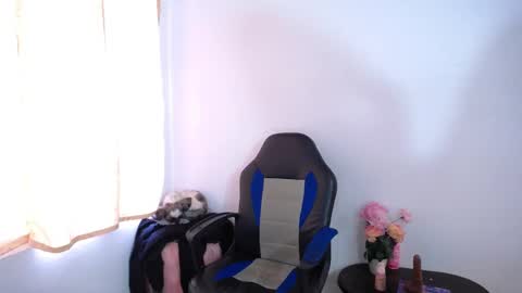 Annie3 online show from 10-07-25, 09:01