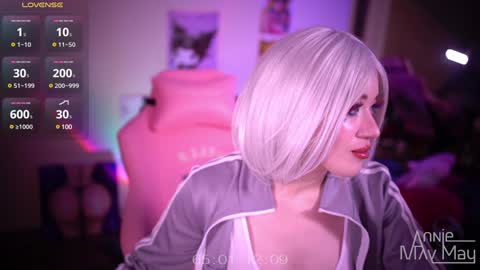 Snapshot of annie_may_may chatting on 01-06-25, 04:47 Annie May online show from 01-06-25, 04:47