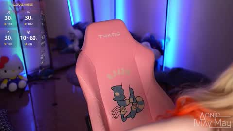 Snapshot of annie_may_may chatting on 11-02-25, 01:13 Annie May online show from 11-02-25, 01:13