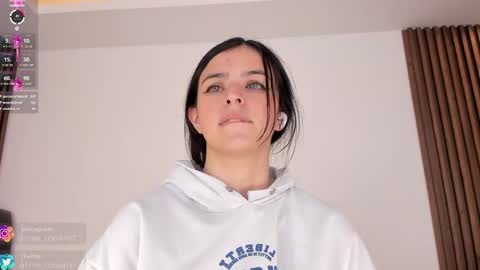 Snapshot of annie_roberts7 chatting on 12-03-24, 02:25 Annie Roberts online show from 12-03-24, 02:25