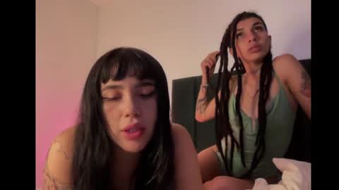 Snapshot of annie_snow_ chatting on 05-24-26, 01:32 JEANNE no olvides seguirme dont forget follow me uu online show from 05-24-26, 01:32