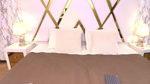 Annie online show from 02-24-26, 12:30