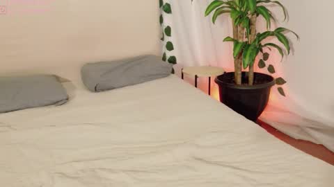 Annie Valeria  online show from 02-01-26, 07:51