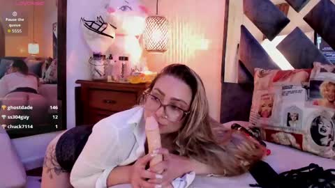 annie_vega17 online show from 05-25-26, 02:50