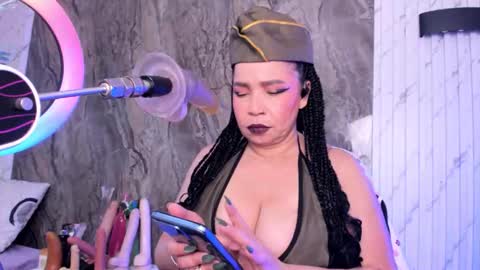 Snapshot of annie_wigg_ chatting on 01-08-26, 02:58 annie_wigg_ online show from 01-08-26, 02:58