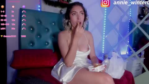 Snapshot of annie_winter1 chatting on 12-31-24, 06:27 Annie online show from 12-31-24, 06:27