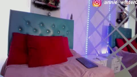 Snapshot of annie_winter1 chatting on 01-02-25, 09:28 Annie online show from 01-02-25, 09:28