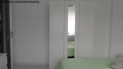 Annie online show from 01-10-25, 02:13