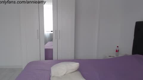 Annie online show from 01-25-25, 01:08