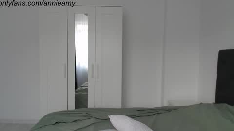 Annie online show from 02-04-25, 12:33