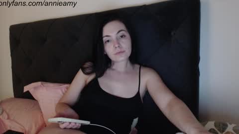 Annie online show from 02-24-25, 07:52