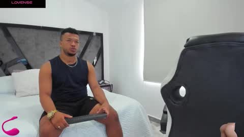 Snapshot of annieandstefan chatting on 10-03-25, 03:31 Annie and Stefan online show from 10-03-25, 03:31