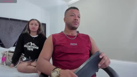 Snapshot of annieandstefan chatting on 11-02-25, 01:57 Annie and Stefan online show from 11-02-25, 01:57