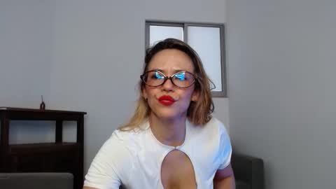 Snapshot of anniecervantez chatting on 04-01-26, 04:37 Annie online show from 04-01-26, 04:37