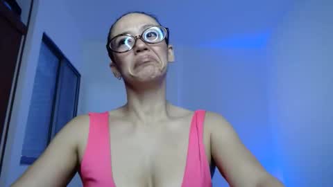 Snapshot of anniecervantez chatting on 04-07-26, 09:37 Annie online show from 04-07-26, 09:37