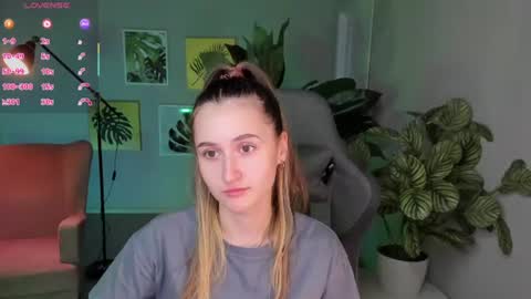 annieee_smith online show from 06-28-26, 05:13