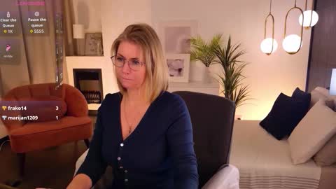 Annie online show from 02-07-26, 12:42