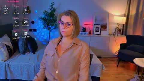 Snapshot of annielight chatting on 06-24-26, 06:45 Annie online show from 06-24-26, 06:45