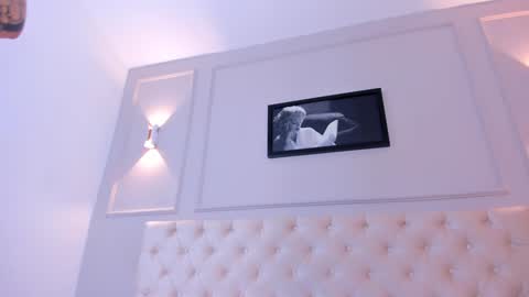 Snapshot of anniemartinezz chatting on 12-28-24, 12:13 Annie online show from 12-28-24, 12:13