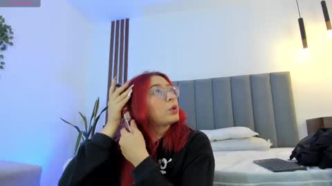 Snapshot of anniemartinezz chatting on 11-20-25, 11:54 Annie online show from 11-20-25, 11:54