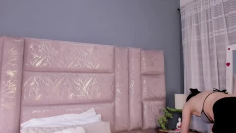 Annie online show from 11-08-25, 12:05