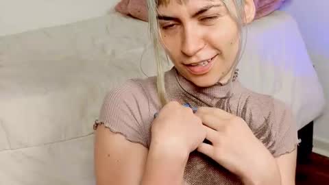 Snapshot of annietinky chatting on 09-09-25, 01:49 annietinky online show from 09-09-25, 01:49