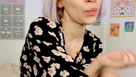 Snapshot of annietinky chatting on 10-12-25, 04:06 annietinky online show from 10-12-25, 04:06