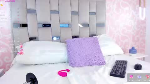 Snapshot of annievanegas chatting on 07-01-26, 04:58 ANNIE online show from 07-01-26, 04:58