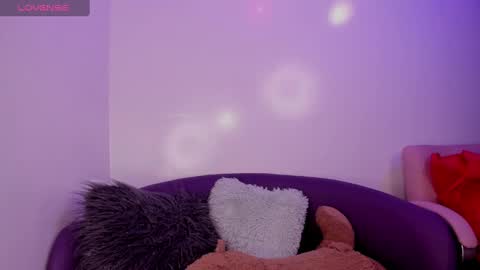 Annie Evans  online show from 10-20-25, 02:50