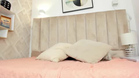 Annie Queen online show from 02-04-26, 04:29