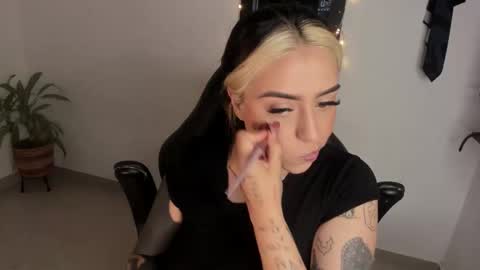 Annika online show from 01-14-26, 12:33