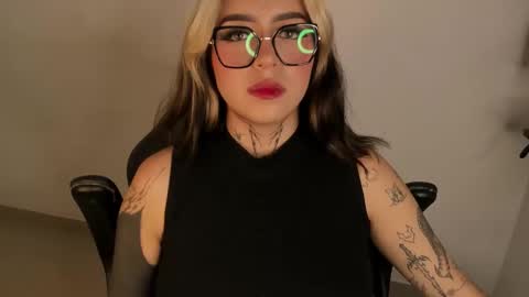 Annika online show from 02-25-26, 02:16