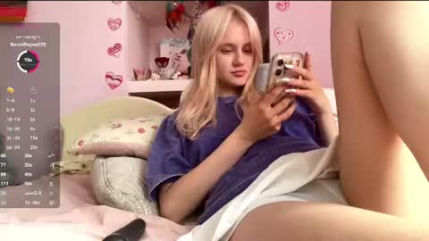 Snapshot of annrosy chatting on 07-04-26, 11:38 Hello my name is Kate online show from 07-04-26, 11:38