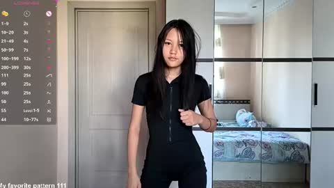 Snapshot of annrosy chatting on 07-18-26, 02:16 Hello my name is Kate online show from 07-18-26, 02:16