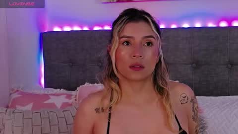 Snapshot of anntonellalee chatting on 02-15-26, 06:59 Antonella Lee online show from 02-15-26, 06:59