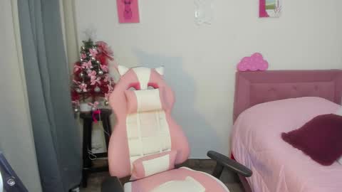 Snapshot of annubis_lia chatting on 12-15-24, 05:13 SOFIA INDEPENDENT MODEL online show from 12-15-24, 05:13