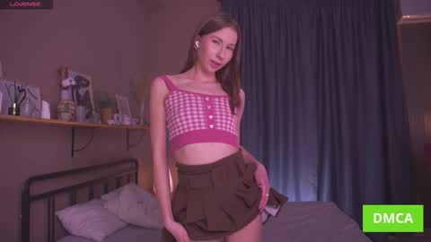 Snapshot of annuetta chatting on 11-14-25, 03:00 Annuetta online show from 11-14-25, 03:00